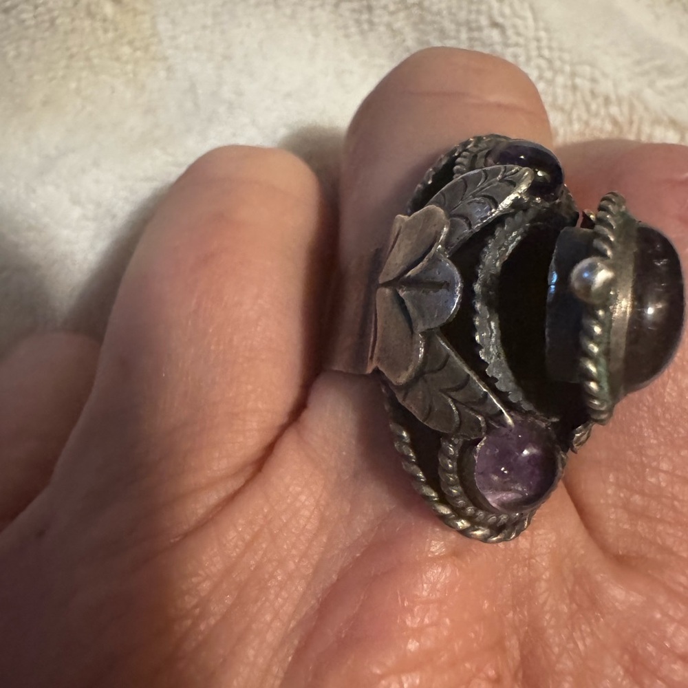 Signed Sterling Silver Ring With Three Amethyst S… - image 4